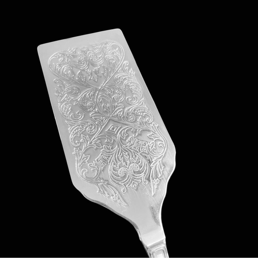 Vintage Silver Plated Ornate Cake Pie Server Floral Etched Shell Handle 11" - Picture 6 of 10